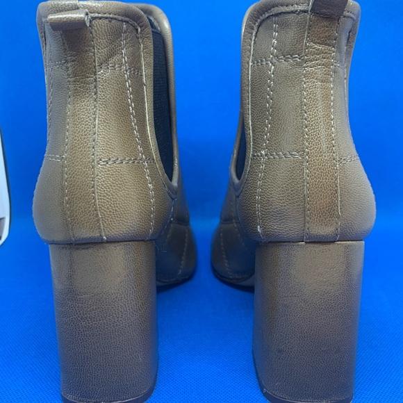 NINE WEST Leather Quilted High Heel Ankle Slip On Boots Booties Women's Size 6M. - Picture 5 of 10